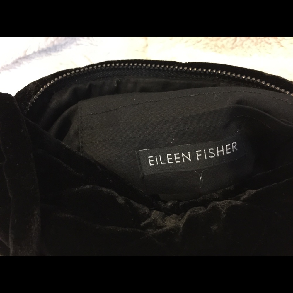 Eileen Fisher Wristlet 🌹